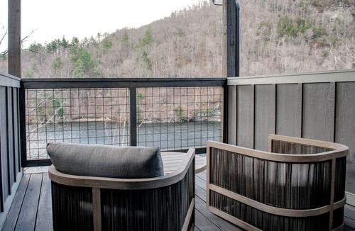 Bear Lake Reserve House | Located on Bear Lake in Tuckasegee, NC. A scenic getaway for your family event!
