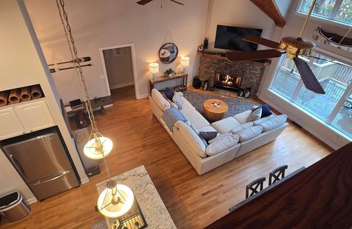 Big Canoe House | Location and Southern Charm in this large Big Canoe home!