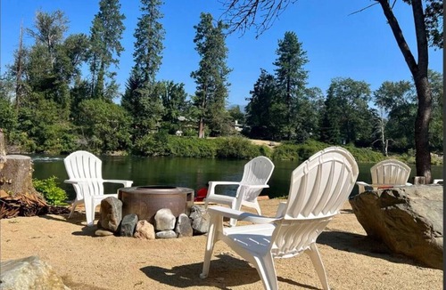 Fruitdale Cabin | Loft Cabin 2 - Rogue River Resort