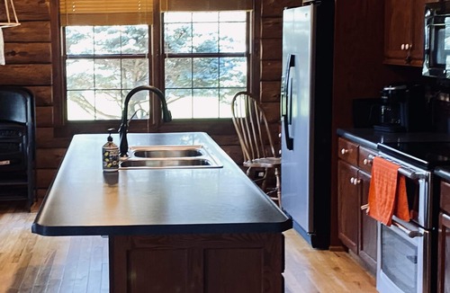 Shipshewana House | Log Cabin Haus in Amish Country Shipshewana, Indiana