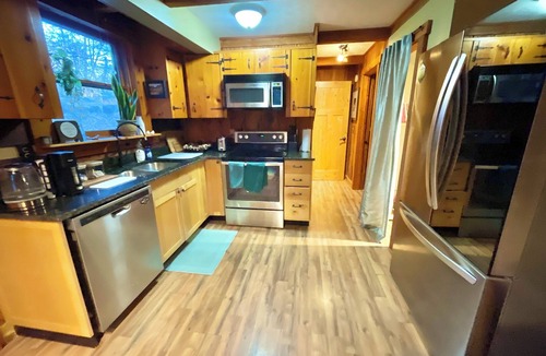 Horse Shoe Cabin | Log Cabin Mountain Retreat, 2-bedroom cabin in Mills River North Carolina