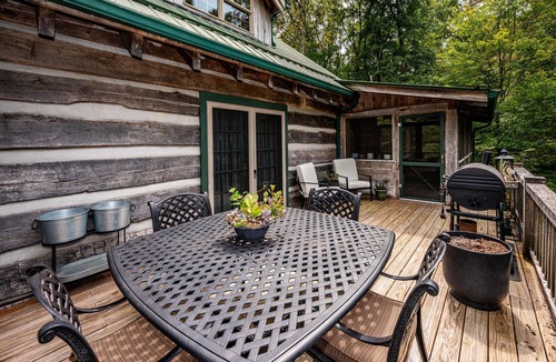 Helmsburg Cabin | Log Cabin w/Pond, Hot Tub & Game Room | Pet-Friendly 3BR, 2 BA