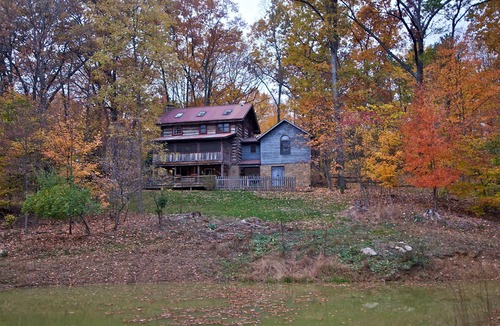 Gnaw Bone Cabin | Log Cabin w/Pond, Hot Tub & Game Room | Near Nashville 1BR, 1BA