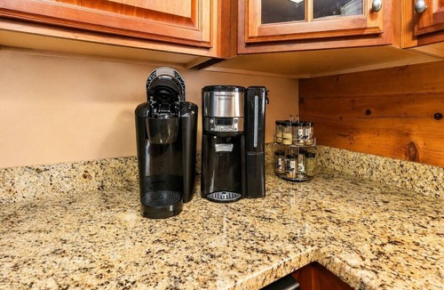 Snowshoe House | Loggers Run 1 Townhome Near Slopes Garage Hot Tub