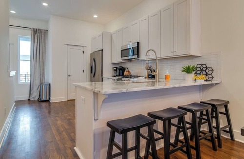 Hillsboro West End Condo | Long Term Hillsboro Village Home, Close to Vandy | Rooftop Deck, Garage Parking, Perfect for Students, Walk to Campus, 24 Hr Hospitality