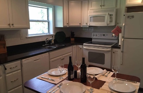 Lexington Cottage | LONG TERM RENTAL ONLY: MIN.30 NITE STAY. VMI & W&L & VA HORSE CENTER - WELCOME!