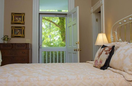 North Augusta Bed & Breakfast | Lookaway Inn
