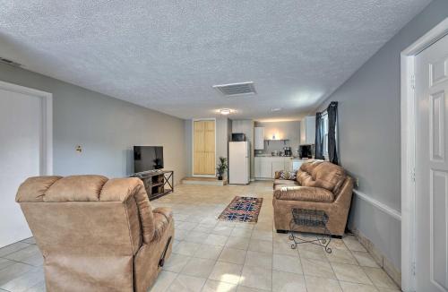 East Point Apartment | 'Loretta' Sun-Kissed Apt on Country Music Hwy