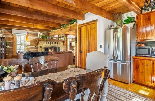 Helmsburg Cabin | Lost & Found Log Cabin | Private Hot Tub Retreat in Brown County