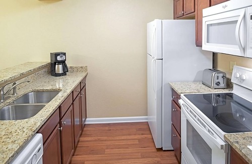 Berkeley Hotel | Lots of Activities to Enjoy! 2 Units, Indoor & Outdoor Pools, Free Parking
