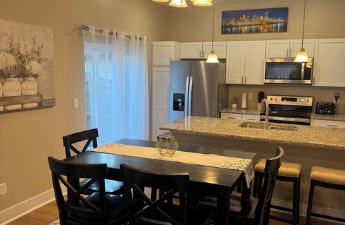 Covington House | Love the Cov- Spacious 4-bedroom house in charming Covington with WiFi, AC