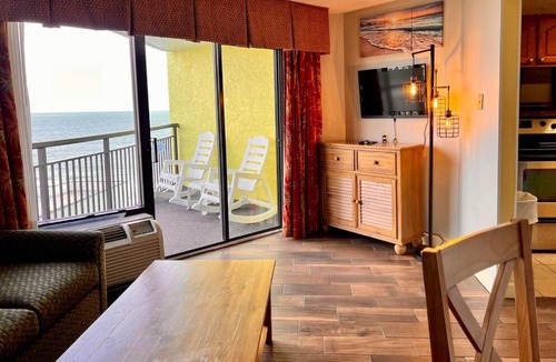 Myrtle Beach House | Lovely 1 Bedroom Condo - Rooftop Pool and Beach