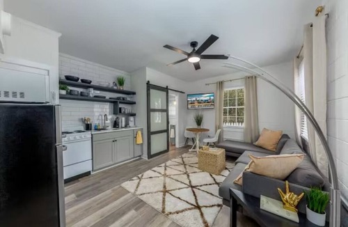 New Bern Apartment | Lovely 1 BR with King bed Apt 1