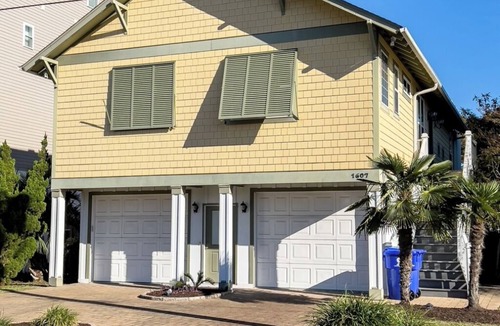 Wilmington Beach House | Lovely and spacious detached home with garage less than a mile from the beach!