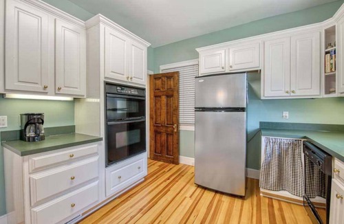 Lake Junaluska House | Lovely lakefront home with fireplace, pool, tennis, fast WiFi, & washer/dryer