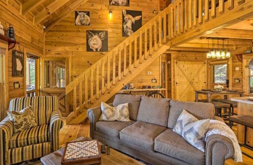 Hidden Lake House | Lovely Log Cabin + Bunkhouse w/Views & Yard!