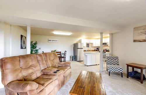 Silverdale House | Lower level duplex with patio, mountain views and W/D