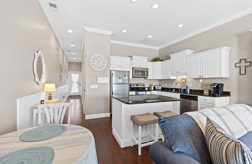 Southport Condo | Lucy's Gift: Spacious balcony overlooking the intercoastal waterway