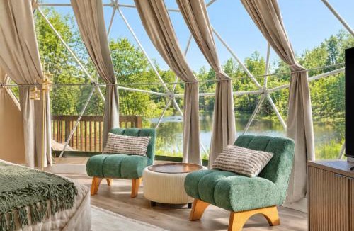 Luray House | Luna Dome - Lakefront with Hot Tub, Wi-Fi, Sleeps 4