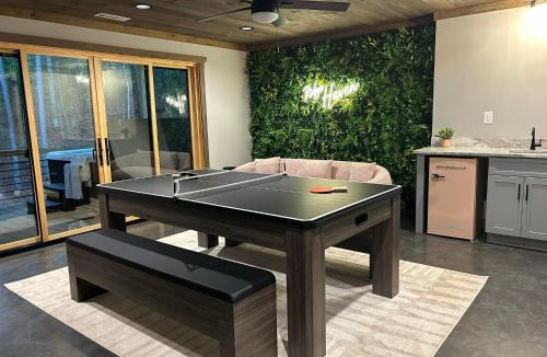 Mineral Bluff House | Lux Blue Ridge Cabin, Hot tub, Swing, PingPong!