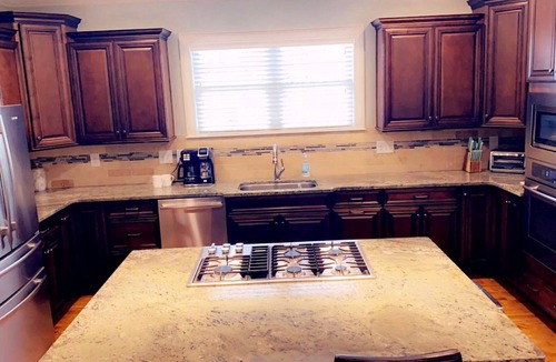 Colfax House | Lux resort style spacious/families & Professionals