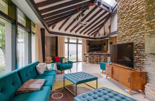 Delhi Hills House | Luxe Cincinnati Home Rental w/ Ohio River Views!