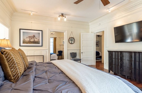 Durham House | Luxurious 150yr old home near Duke with private heated indoor pool & 3 acres