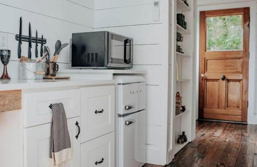Rising Fawn House | Luxurious Cabin with Jacuzzi and Breathtaking Views in Georgia