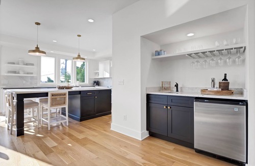 Wrightsville Beach House | Luxurious Coastal Retreat Close to the Beach with Water Views