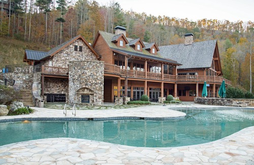 Bear Lake Reserve Cottage | Luxurious Creekside mountain cottage at Bear Lake