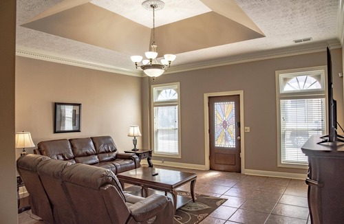 McMinnville House | Luxurious Downtown Townhouse