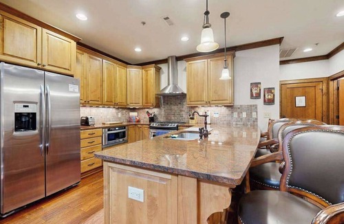 Firefly Cove Condo | Luxurious escape in the heart of Lake Lure with Wifi and Private Porch