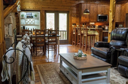 Monterey Cabin | Luxurious Log Cabin Retreat: Your Private Getaway