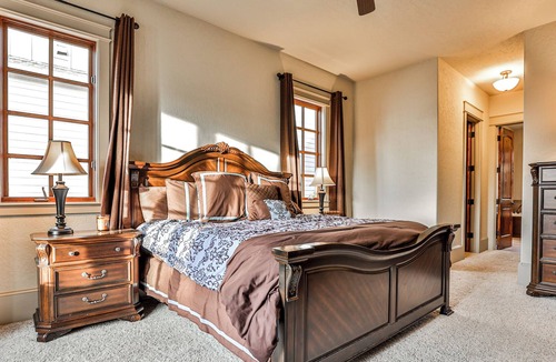 Toccoa House | Luxurious Mountain Getaway: Sleeps 15 in Currahee Club