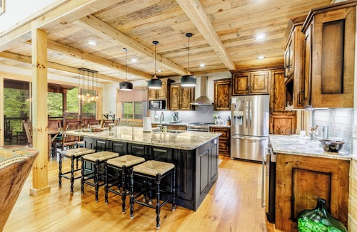 Nantahala House | Luxurious Nantahala River Front 5-bedroom home located in the Nantahala Gorge