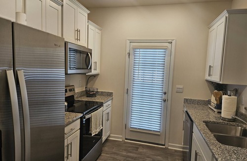 Paw Creek House | Luxury 3-bedroom townhome located in brilliant Charlotte with Amenities