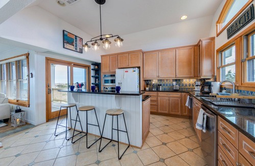 Farrow Shores House | Luxury 5 bed/5 bath oceanfront with pool, NEW hot tub & dog friendly!