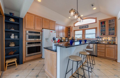Farrow Shores House | Luxury 5 bed/5 bath oceanfront with pool, NEW hot tub & dog friendly!