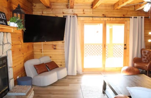 Waynesville Cabin | Luxury 5br Cabin: Movie & Arcade Rooms, Large Porch, & More @ Lake Junaluska