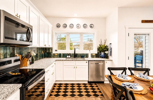 Frankfort House | Luxury Bourbon Trail Retreat-Speakeasy, Hot Tub, Sauna, Dogs OK, EV, Sleeps 12