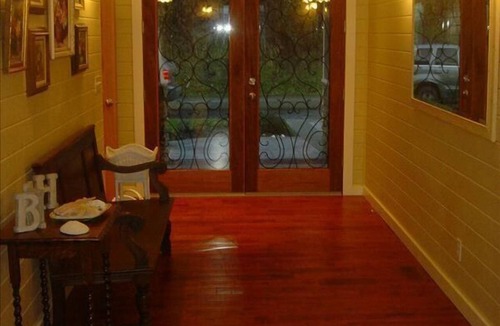 Clinton House | Luxury Cape Cod on Tranquil, Tidal, Sandy Beach, Beds up to 12, Close to Seattle