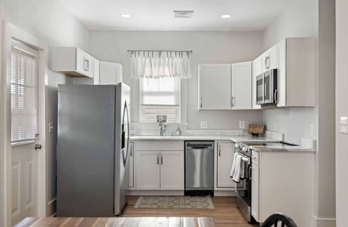 Luray Apartment | Luxury Condo at Luray - Mins to Main St & Caverns!