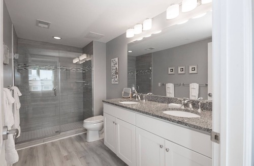 Sussex County Condo | Luxury condo centrally located and walking distance to the beach.