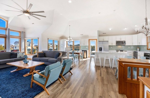 Whalehead Beach House | Luxury Cottage Pool, Hot Tub, Walk to Beach