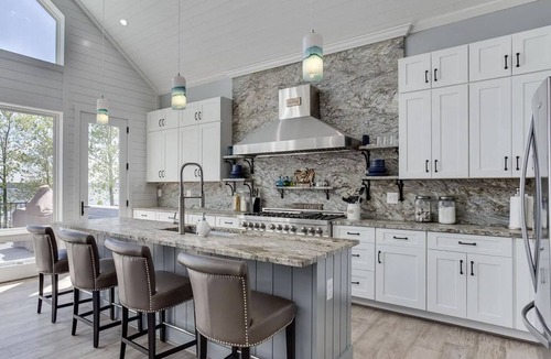 St. Leonard House | Luxury estate with jacuzzi and private pier