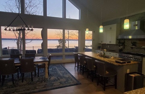 St. Leonard House | Luxury estate with jacuzzi and private pier