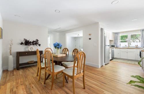 Clayton Villa | Luxury King 125 year historic home 2 blocks from Main St