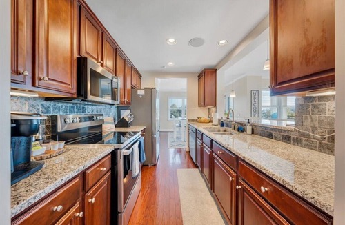 Westlake Corner Condo | Luxury Lakefront Condo In The Heart of Smith Mtn. Lake! 4BR 3BA!