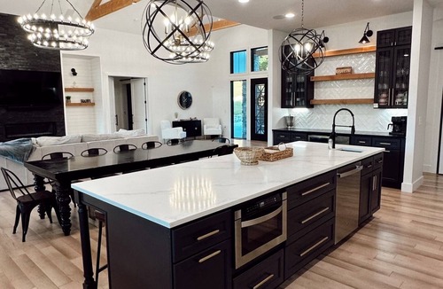La Follette House | LUXURY LAKEFRONT home! Sleeps 17 w/private baths,bunks,games,dock,parking!