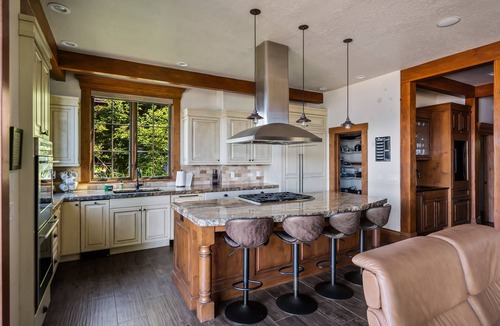 McCall House | Luxury Lakefront · Private Dock + Hot Tub · McCall